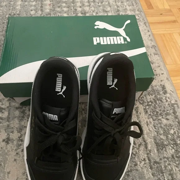 Puma - Picture 4 of 4